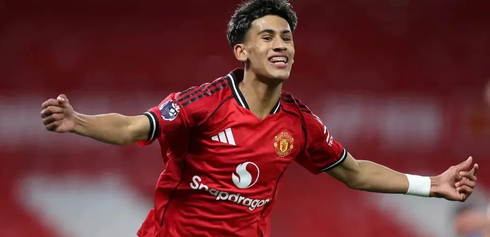 Player celebrating goal in Manchester United jersey