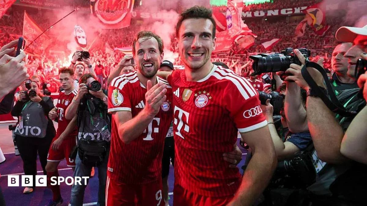 Bayern Munich players celebrating with fans after match