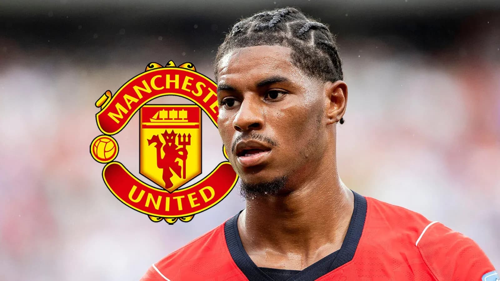 Player in Manchester United jersey on field