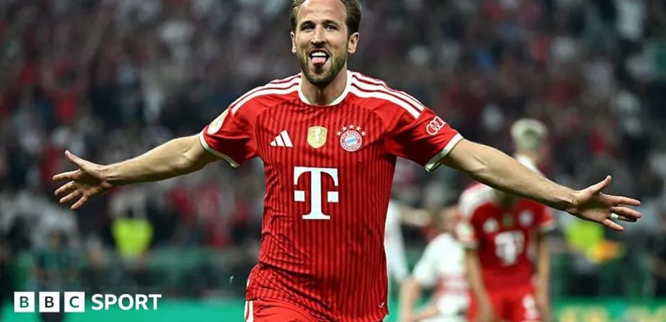 Player celebrating after scoring for Bayern Munich