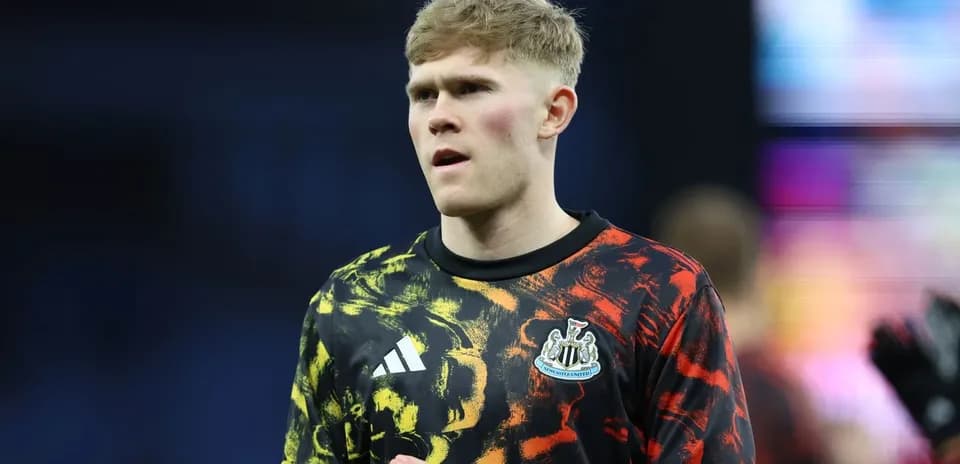 Goalkeeper warming up before the match for Newcastle United