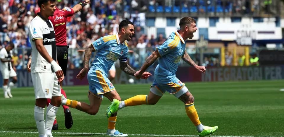 Players celebrating a goal during Serie A match