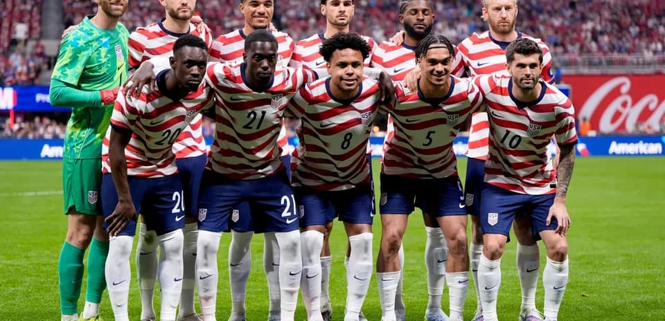 USA national team players posing for photo