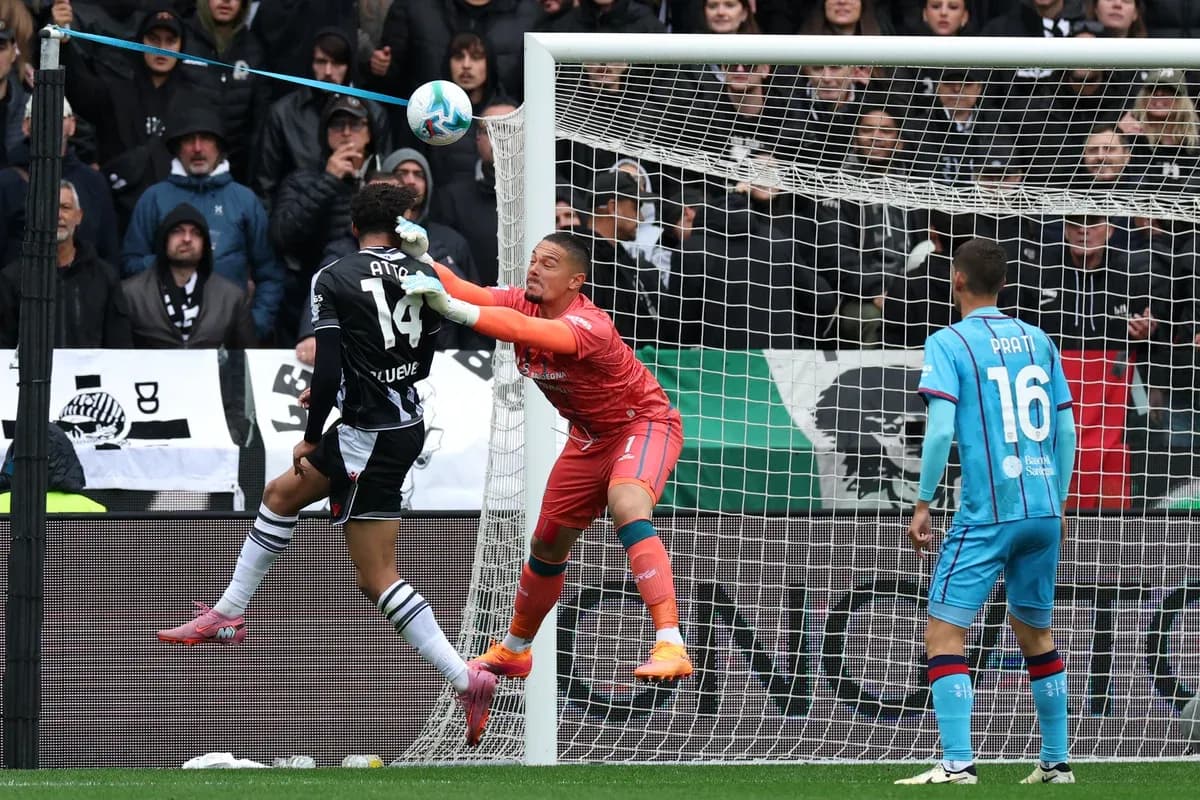 Goalkeeper blocking shot during Cagliari vs Udinese