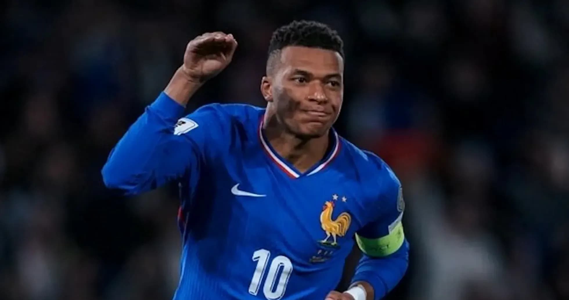 Kylian Mbappé celebrating during football match