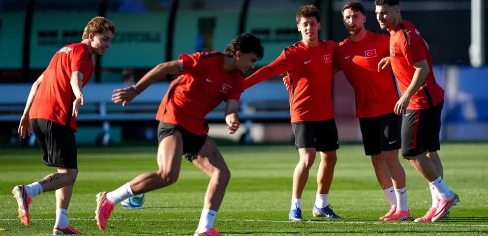 Turkish players training for World Cup match