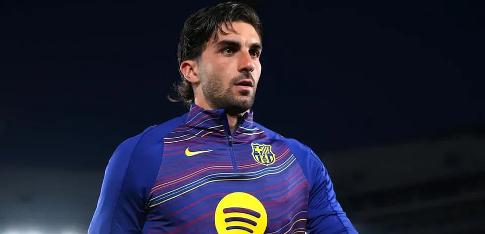 Player in FC Barcelona training kit before match