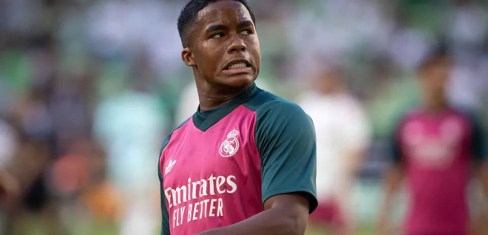 Player warming up in Real Madrid training kit