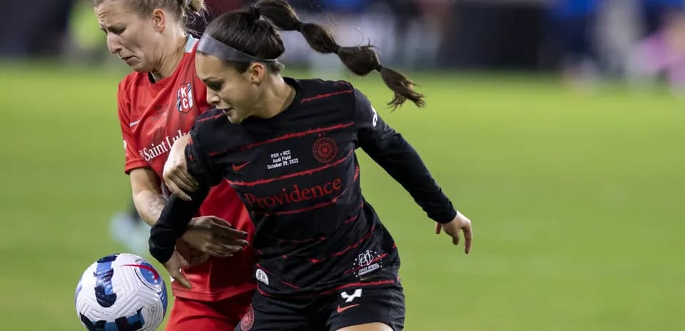 Kansas City player challenges Portland Thorns player