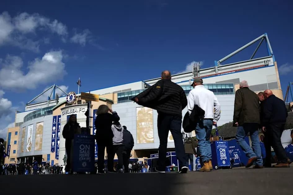 Fans arriving at Chelsea FC stadium before match