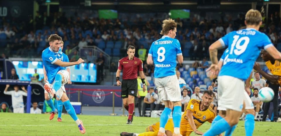 Napoli player shooting during Serie A match