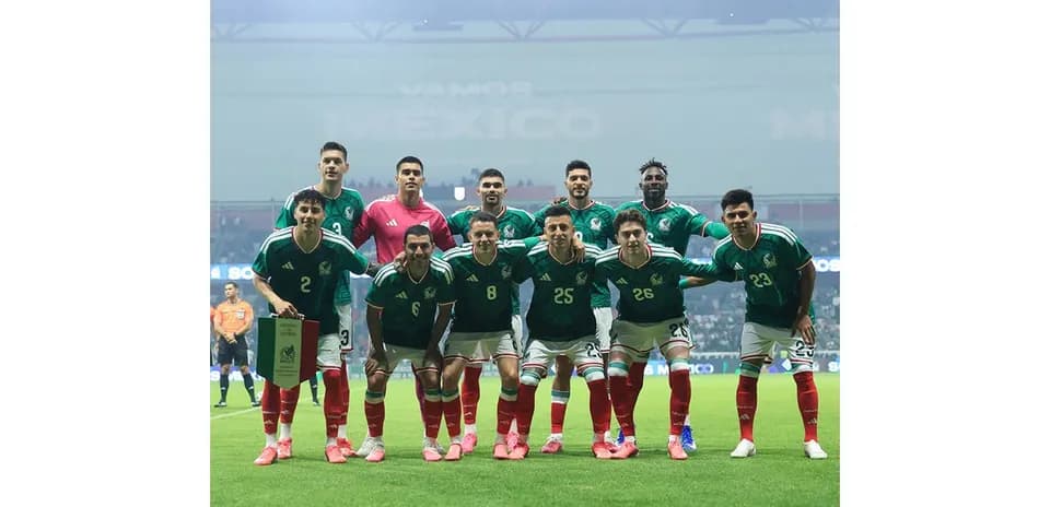 Mexico national team posing for a photo