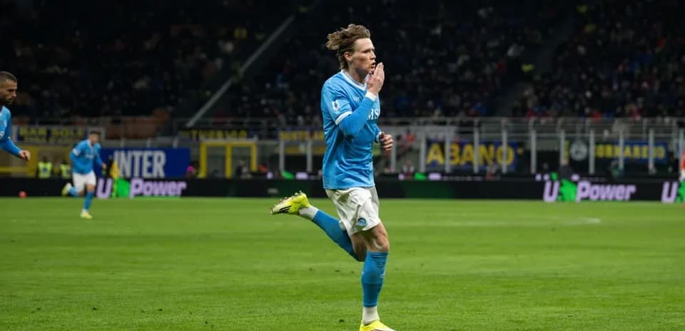 Player celebrating during Inter vs Napoli match