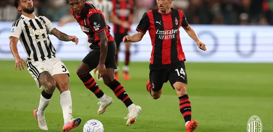 Juventus and AC Milan players during Serie A match