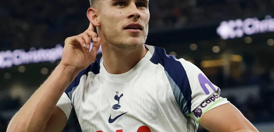Tottenham player celebrating during match