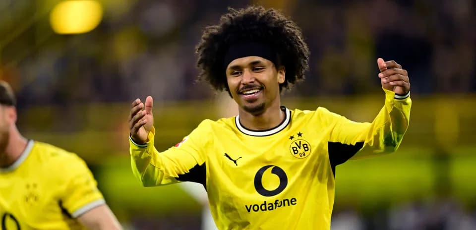 Borussia Dortmund player celebrating during a match