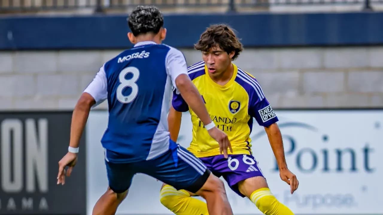 Players competing during FC Cincinnati II match