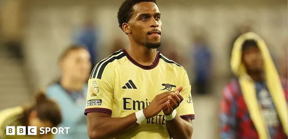 Player applauding fans after the match