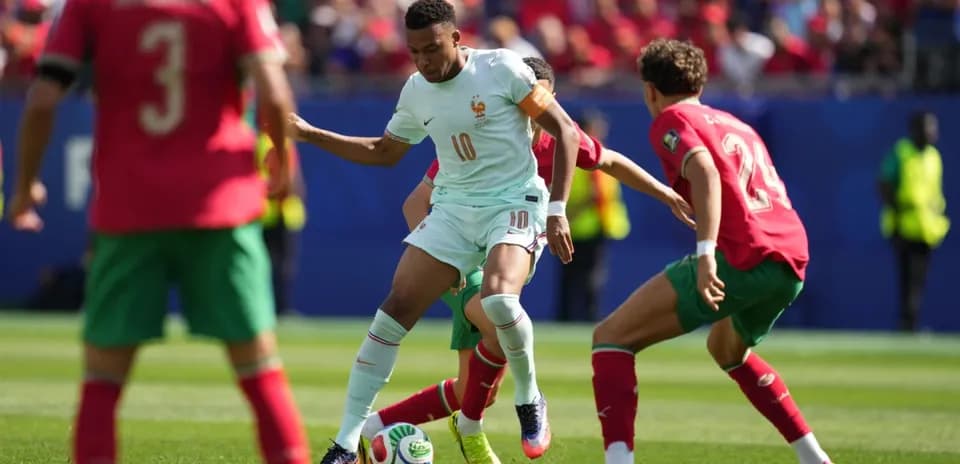 Player dribbling past opponents during match