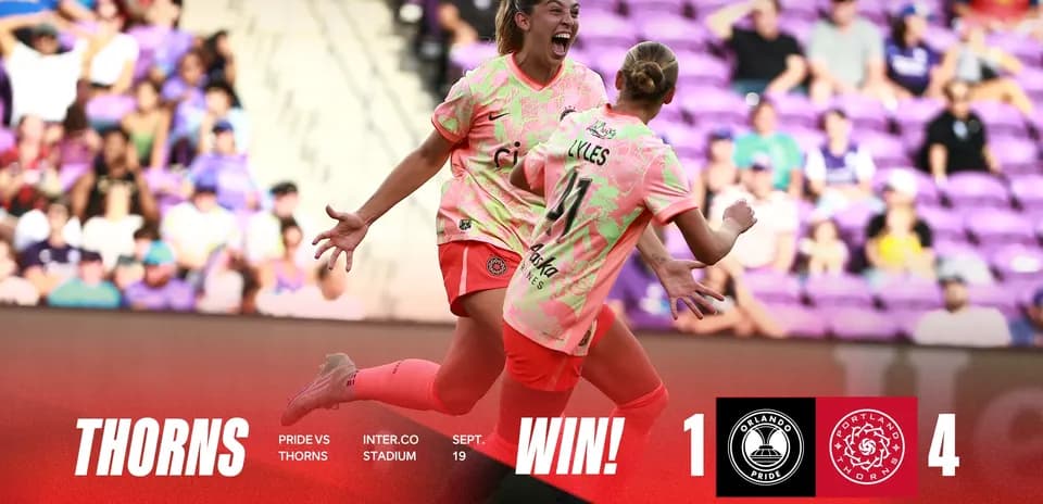 Portland Thorns celebrating victory against Orlando Pride