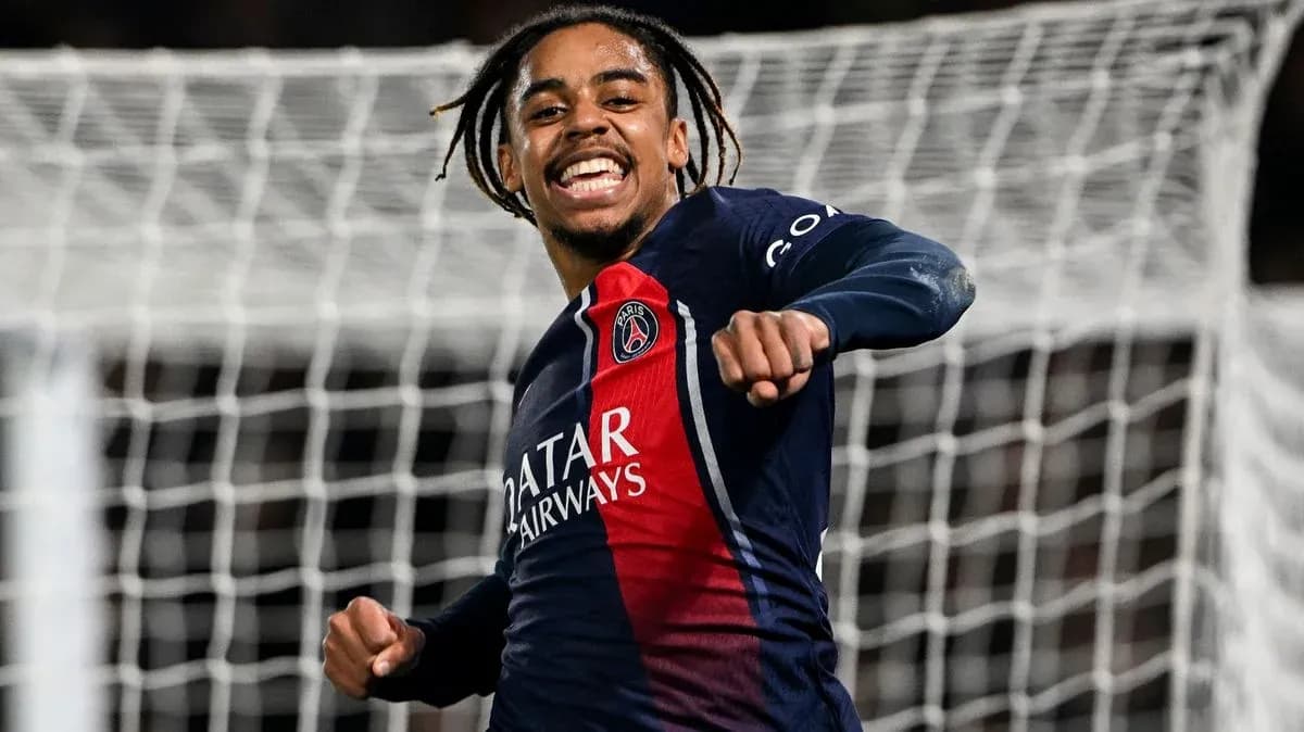 Player celebrating after scoring a goal for PSG