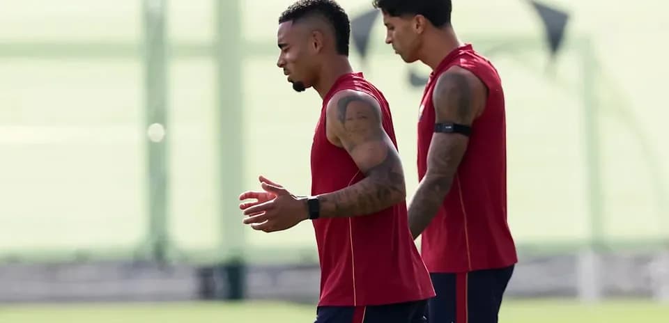 Two players jogging during a training session