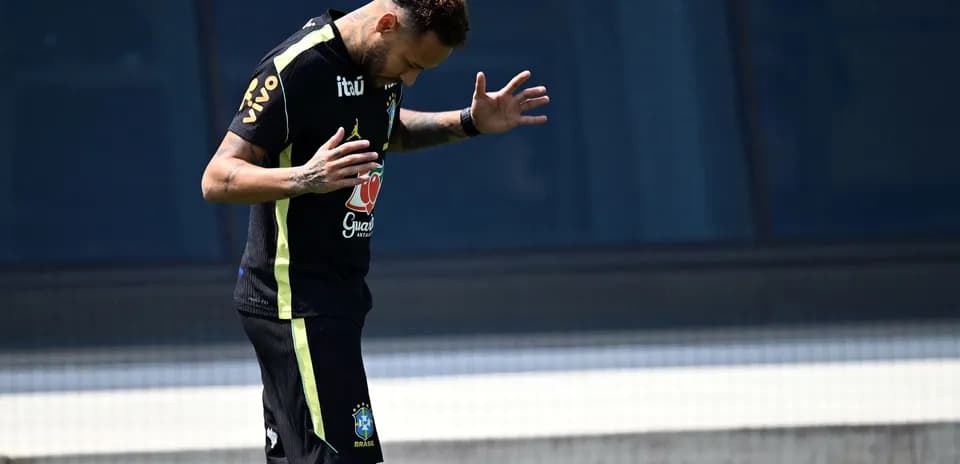 Neymar practicing during Brazil national team training