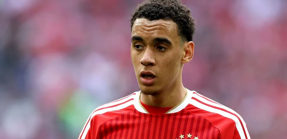 Player wearing Bayern Munich jersey during match