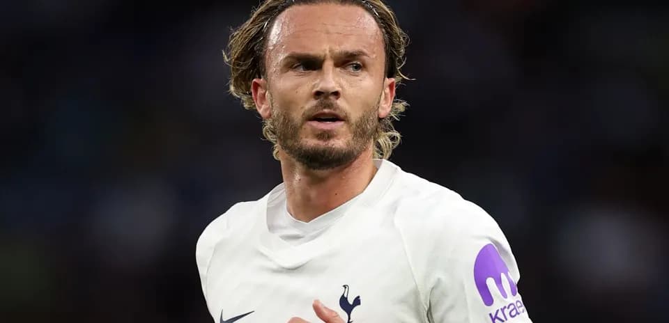Player in Tottenham Hotspur jersey during match