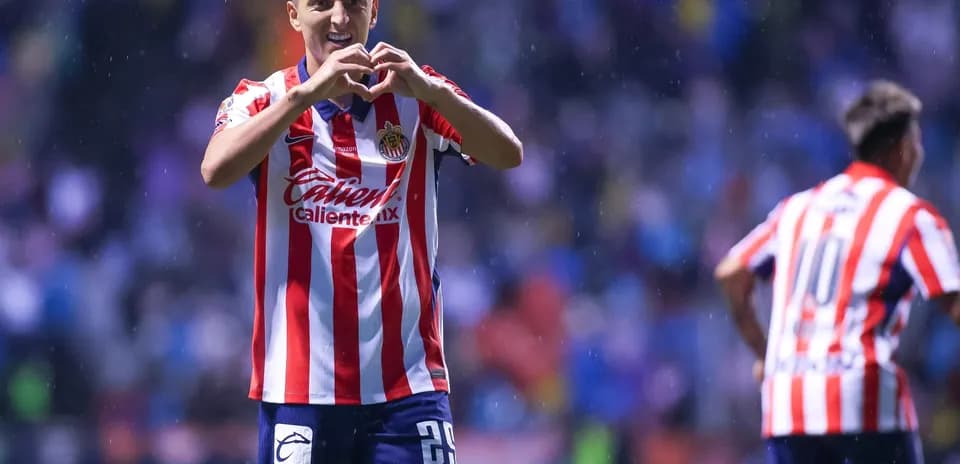 Chivas player celebrating a goal in Liga MX