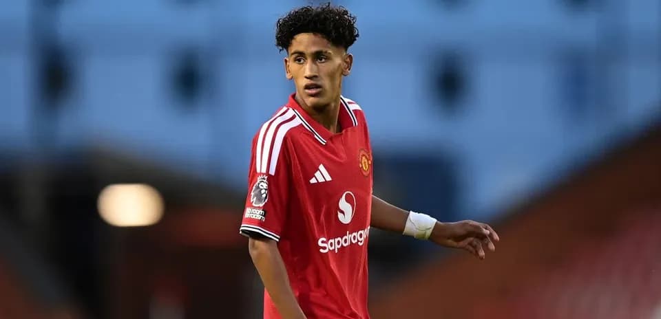 Player in Manchester United kit during match