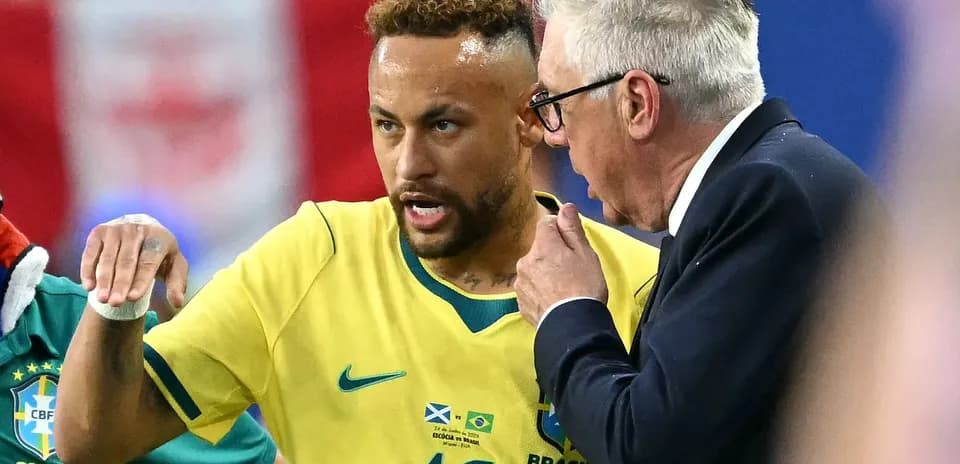 Neymar discussing with coach during match