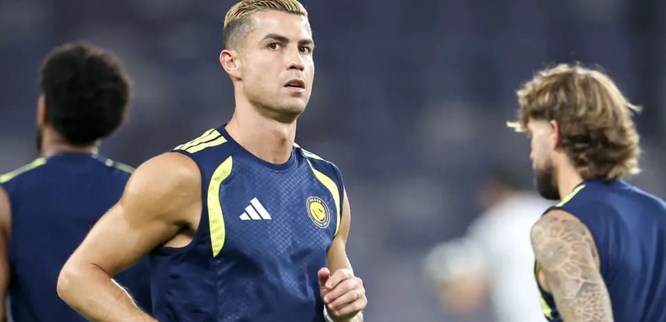 Cristiano Ronaldo training with teammates on field