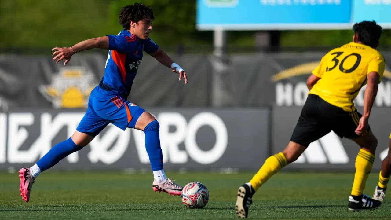 FC Cincinnati II player advancing with ball
