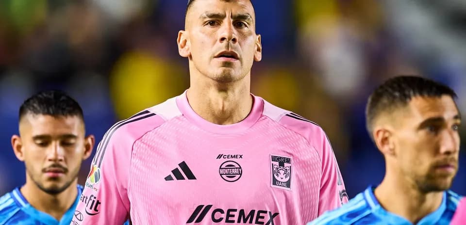 Tigres UANL goalkeeper before Liga MX match