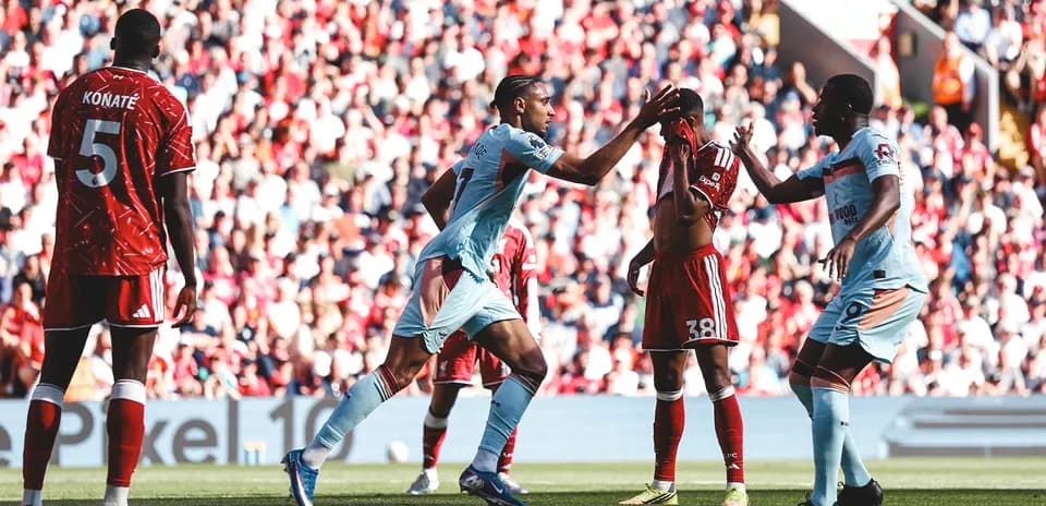 Liverpool and Brentford players during Premier League match