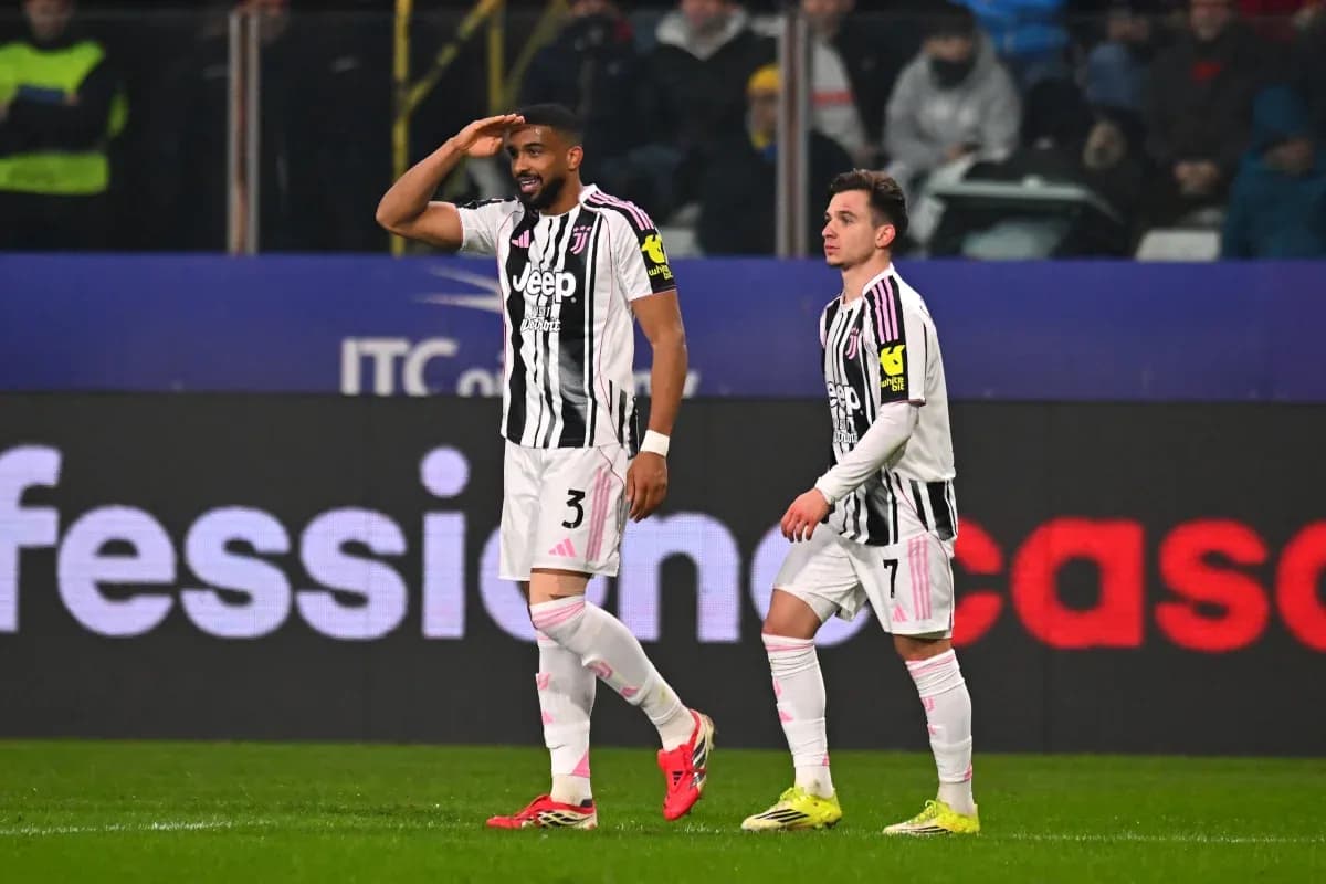 Juventus players celebrating during match against Parma