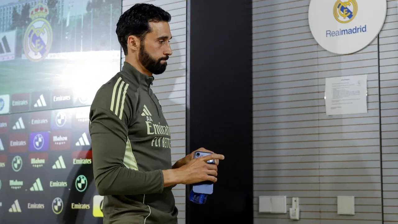 Player entering press area with water bottle