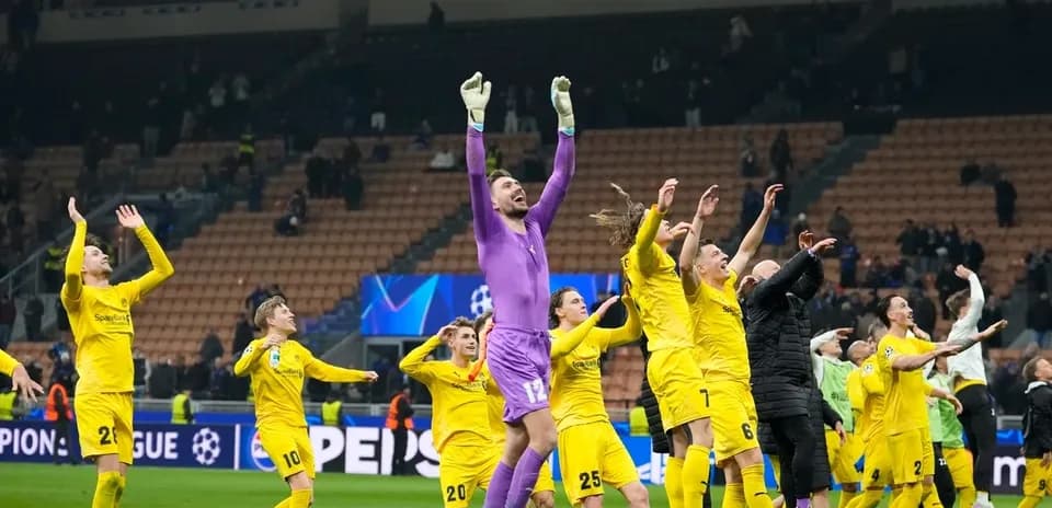 Bodo/Glimt players celebrating UEFA Champions League win