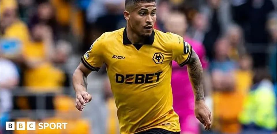 Wolverhampton Wanderers player running on the pitch