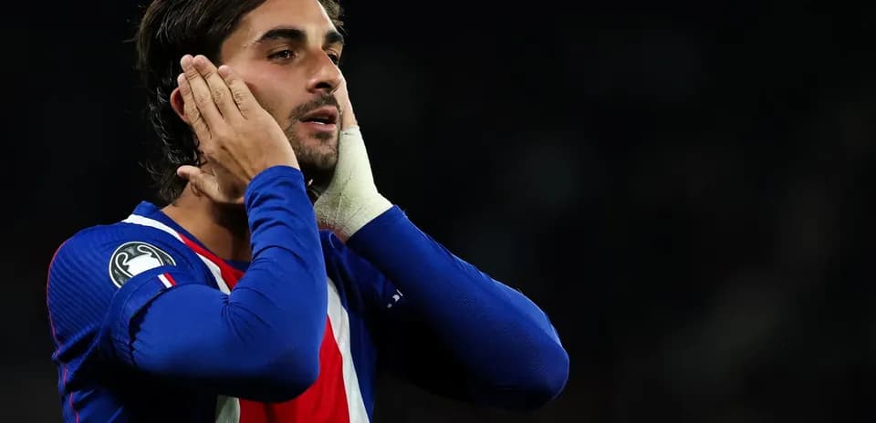 Player holding head during a match