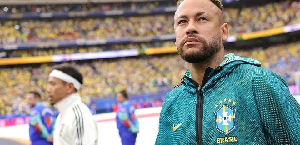 Neymar standing on the pitch before the match
