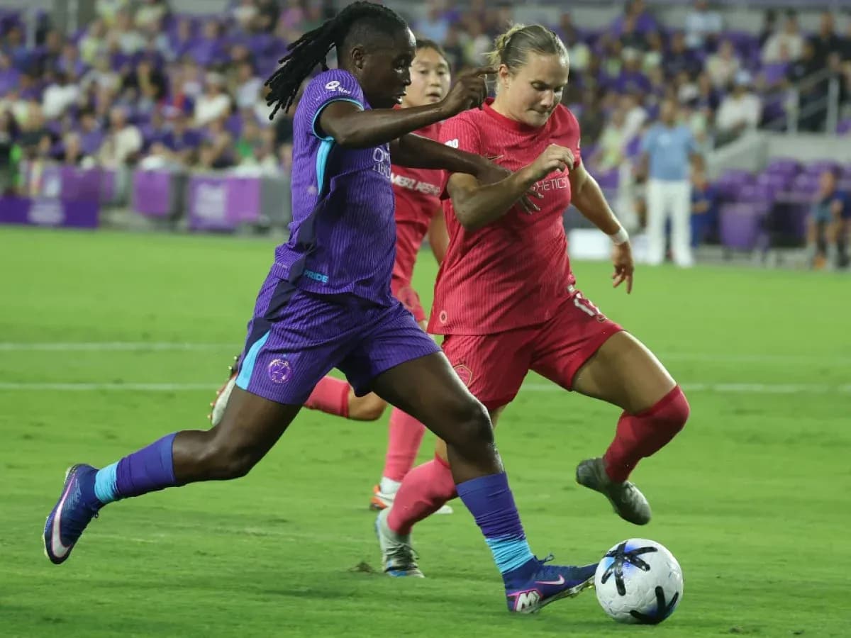 Boston Legacy W player challenges Orlando Pride W player