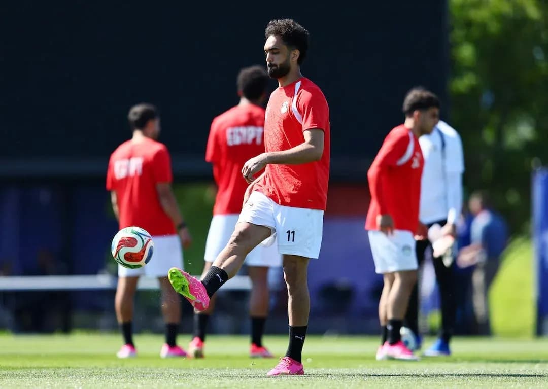 Egypt player practicing before World Cup match