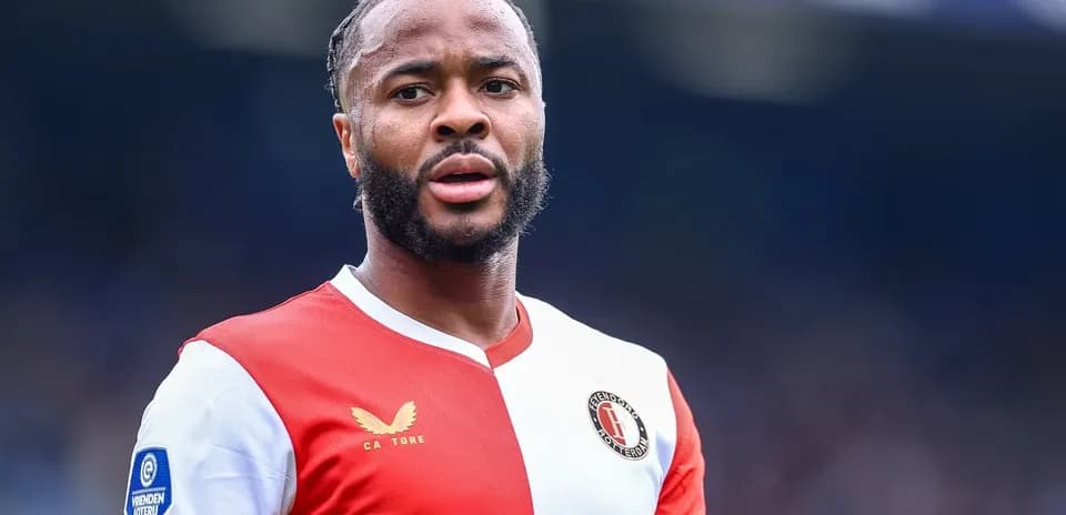 Football player in Feyenoord kit on the pitch