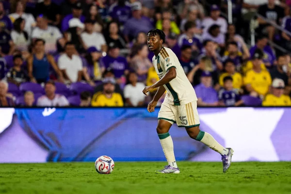 Player in action during Atlanta vs Orlando match