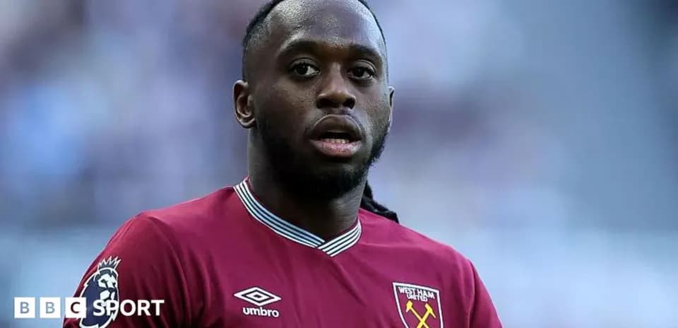Player in West Ham United kit during match