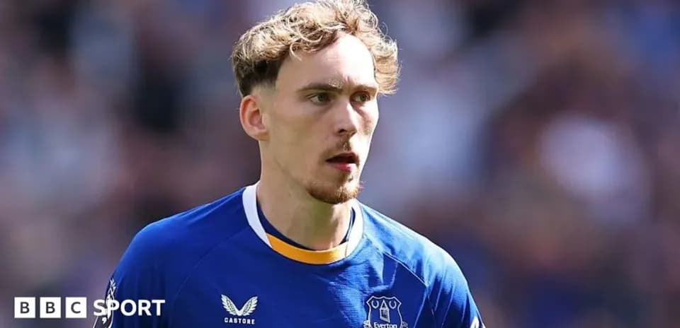 Everton player in blue kit during match