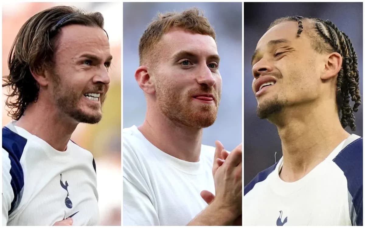 Three Tottenham players during warm-up before match
