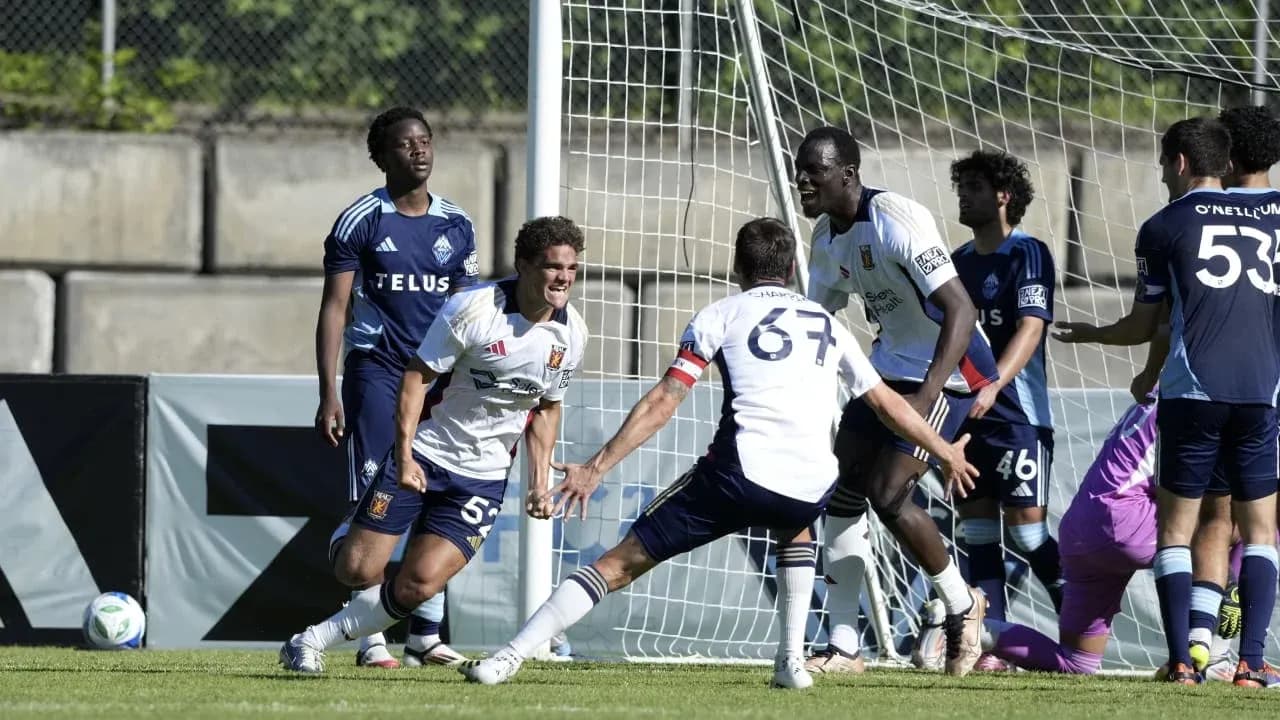 Real Monarchs players celebrating a goal